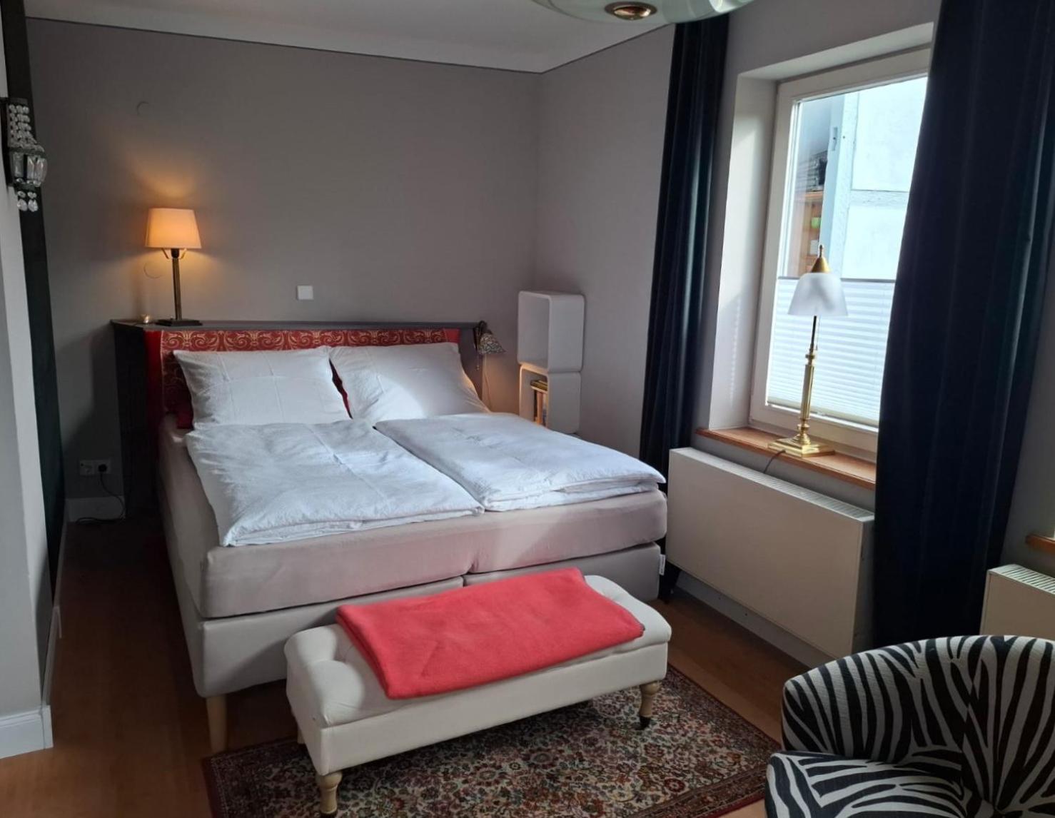 Apartment Leopold Mit Balkon Кобург Екстер'єр фото